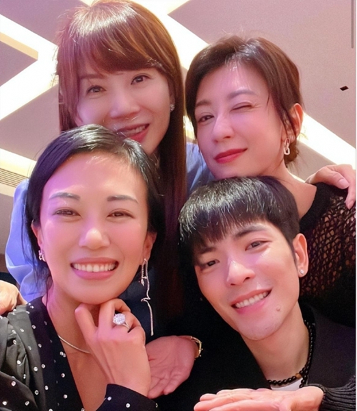 盘点那些与经纪人在一起的明星